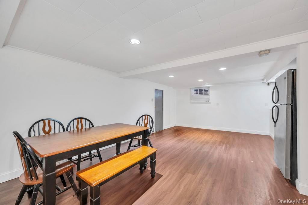 178 Gerhard Road Plainview, NY 11803 - Photo 17 of 19