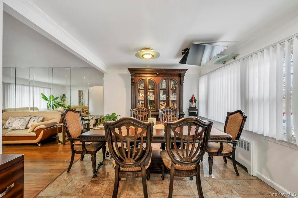 178 Gerhard Road Plainview, NY 11803 - Photo 6 of 19