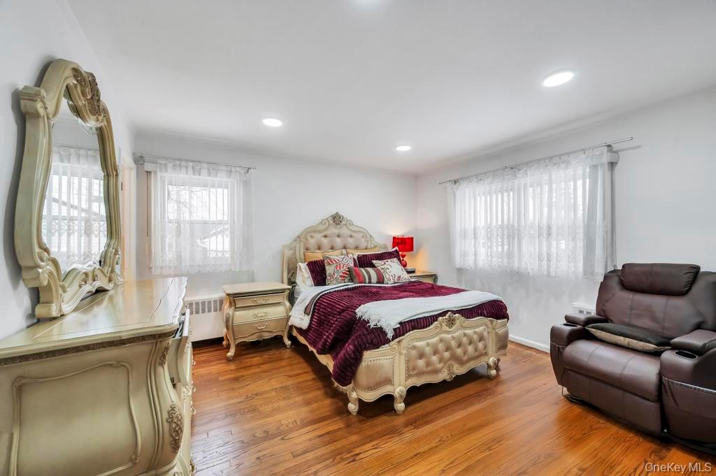 178 Gerhard Road Plainview, NY 11803 - Photo 9 of 19