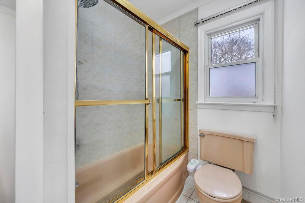 178 Gerhard Road Plainview, NY 11803 - Photo 10 of 19