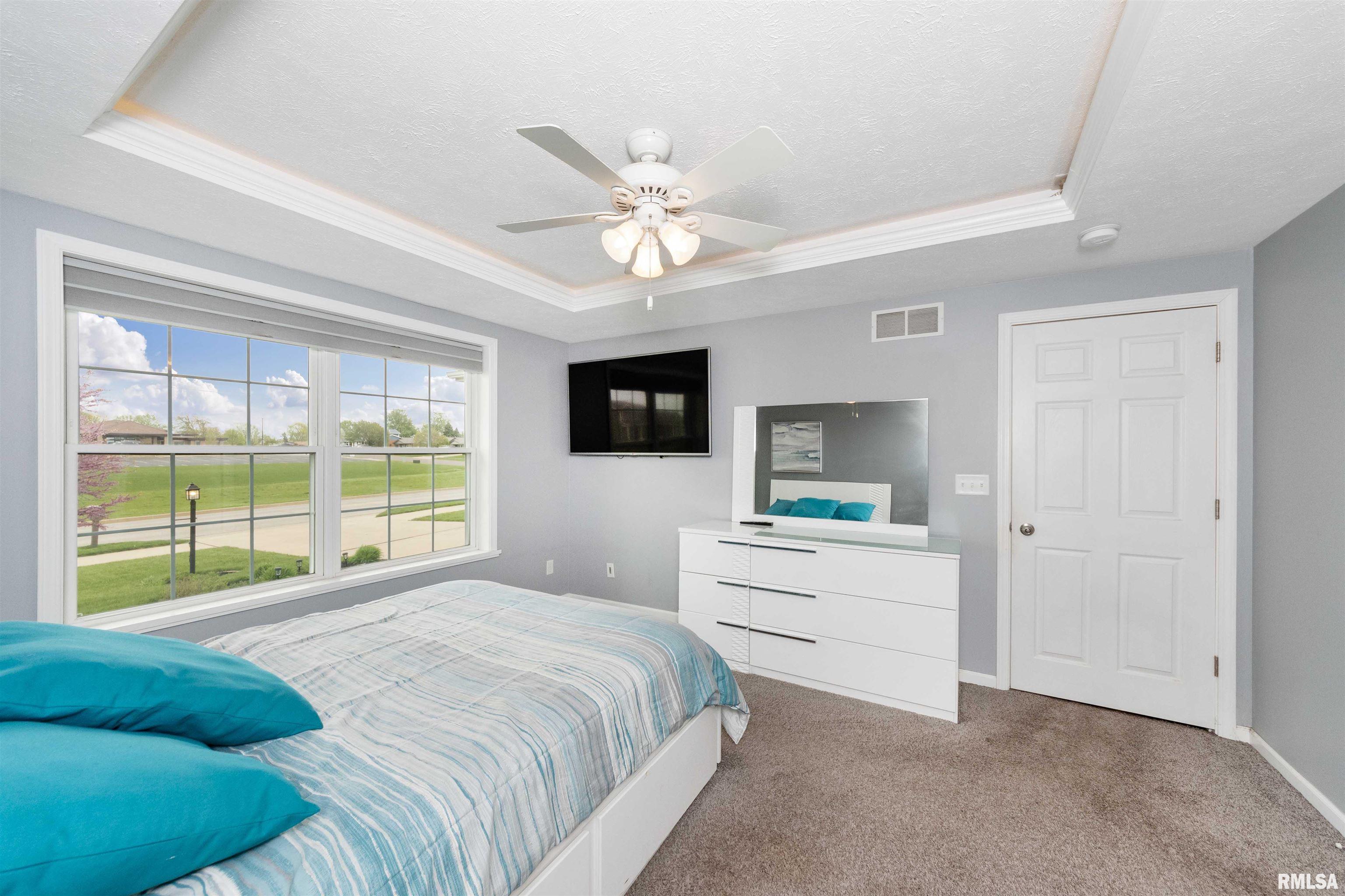 604 Dallas Road Washington, IL 61571 - Photo 11 of 49 Gallery Image 11