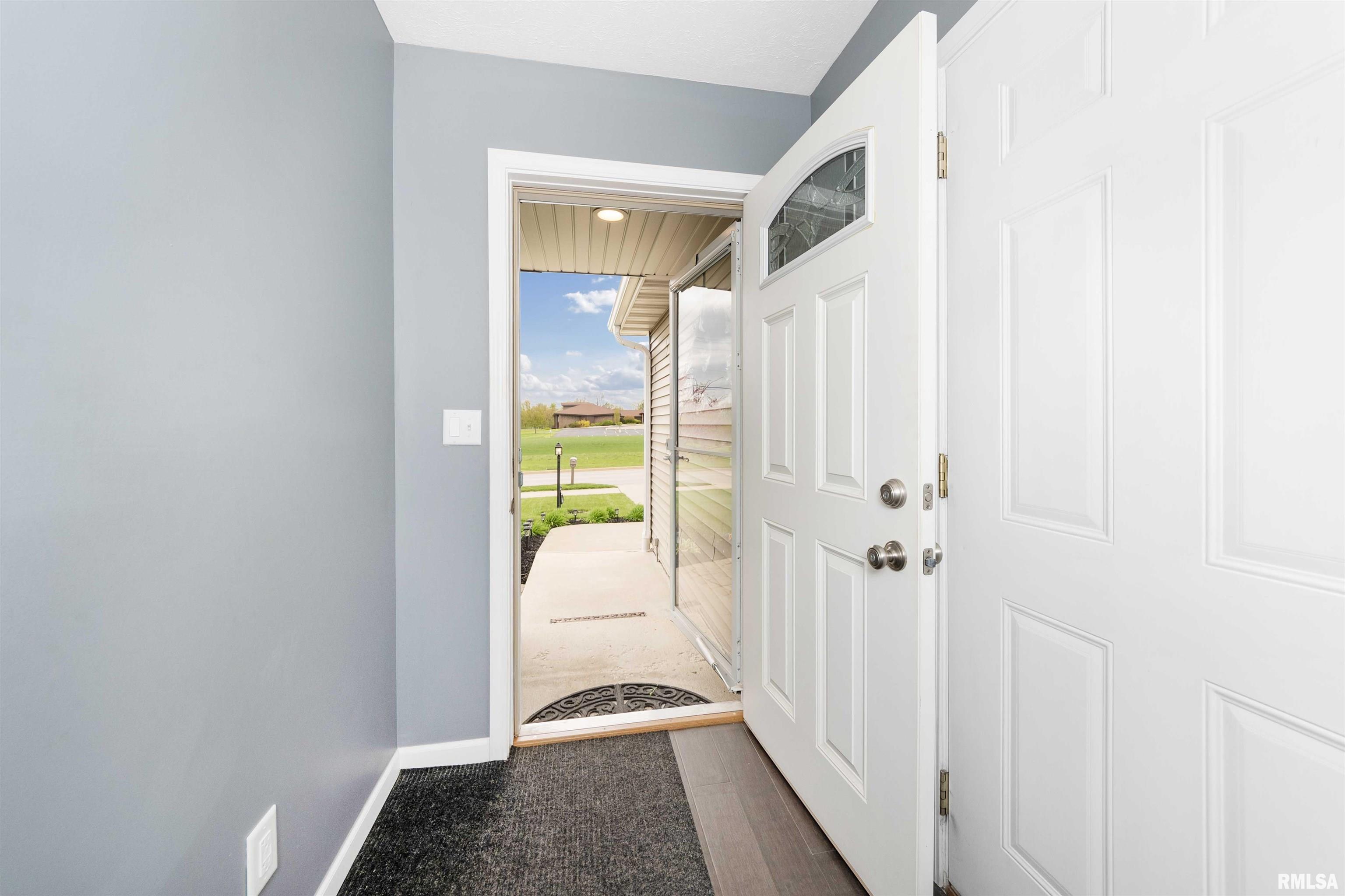 604 Dallas Road Washington, IL 61571 - Photo 17 of 49 Gallery Image 17