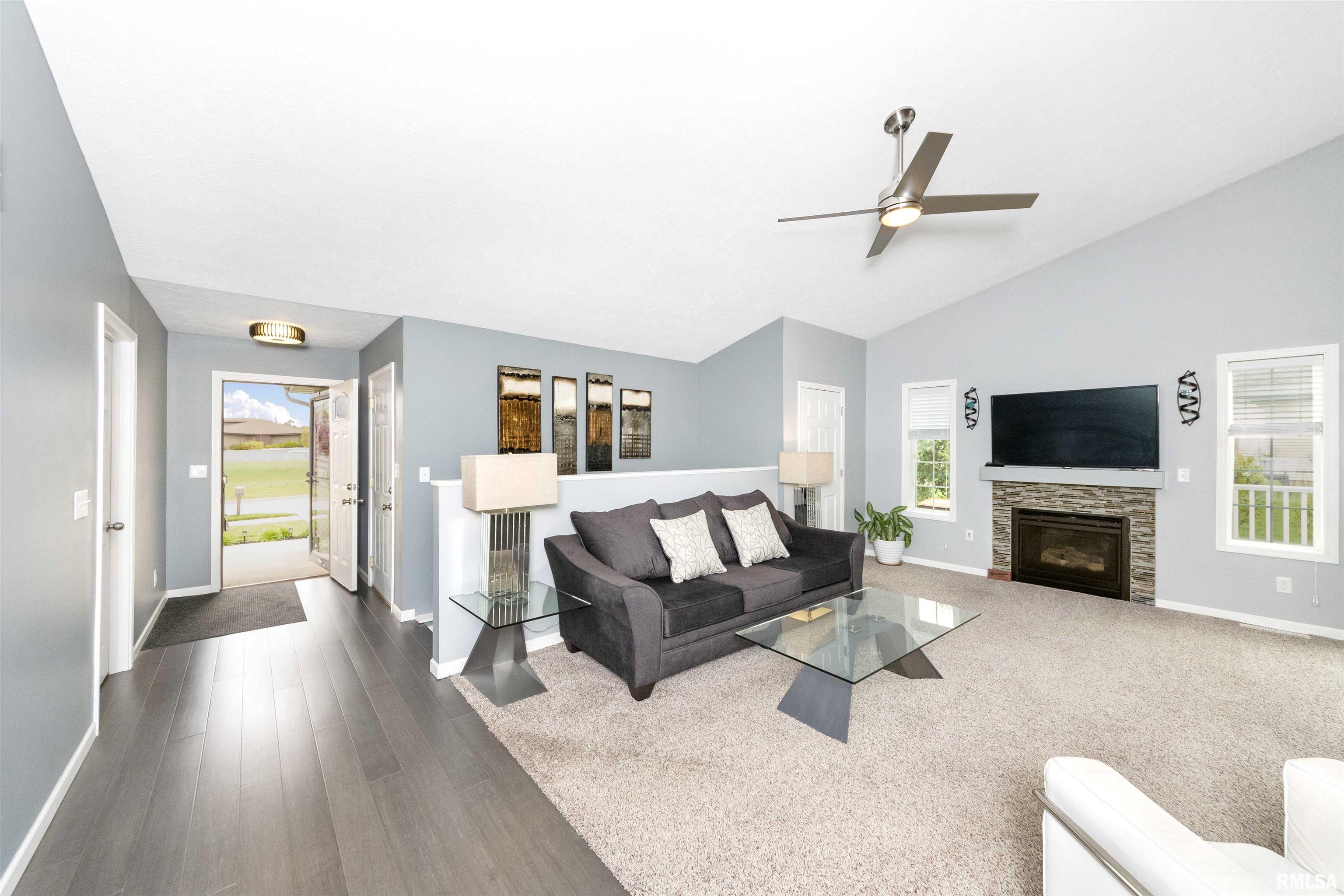 604 Dallas Road Washington, IL 61571 - Photo 18 of 49 Gallery Image 18