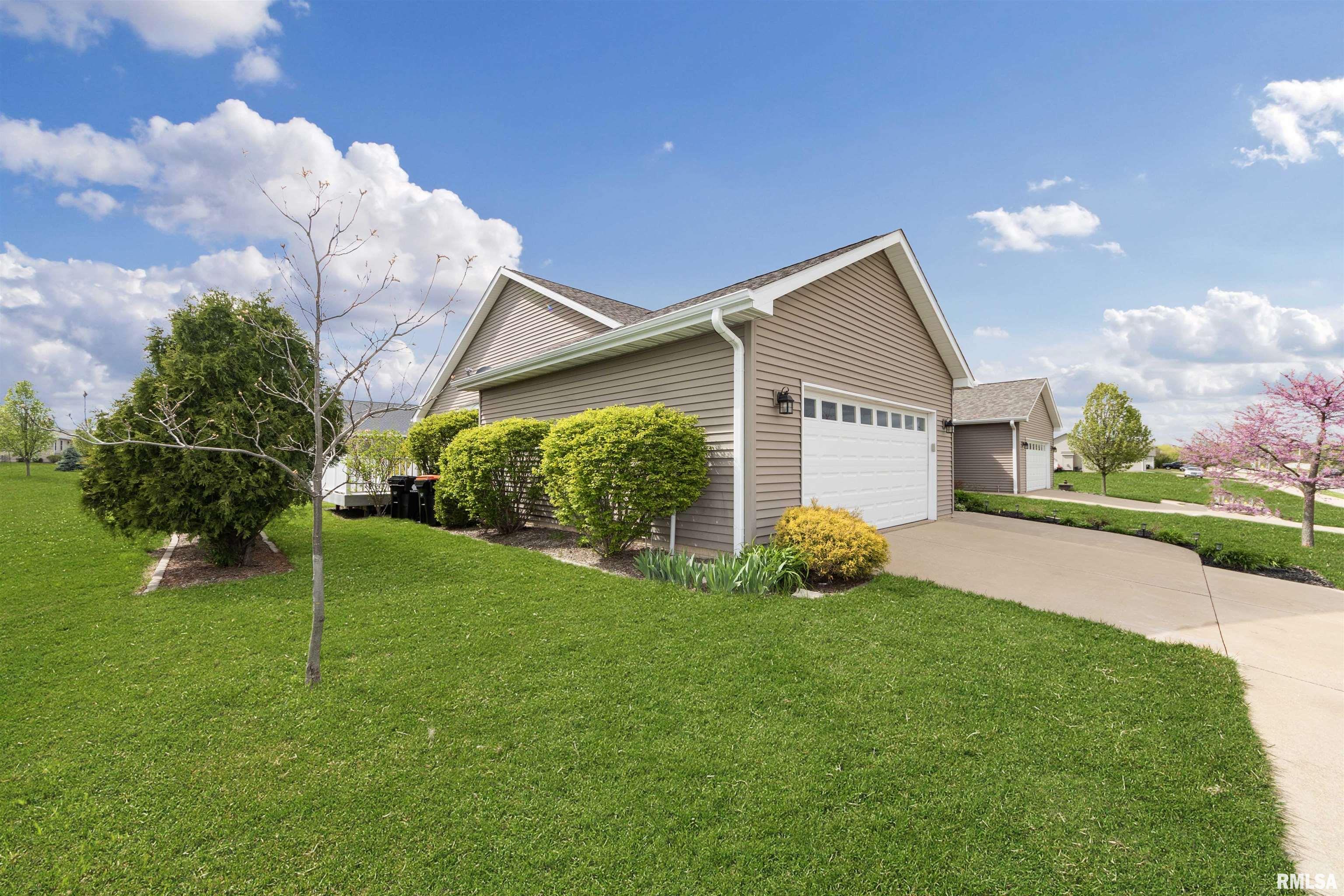 604 Dallas Road Washington, IL 61571 - Photo 3 of 49 Gallery Image 3