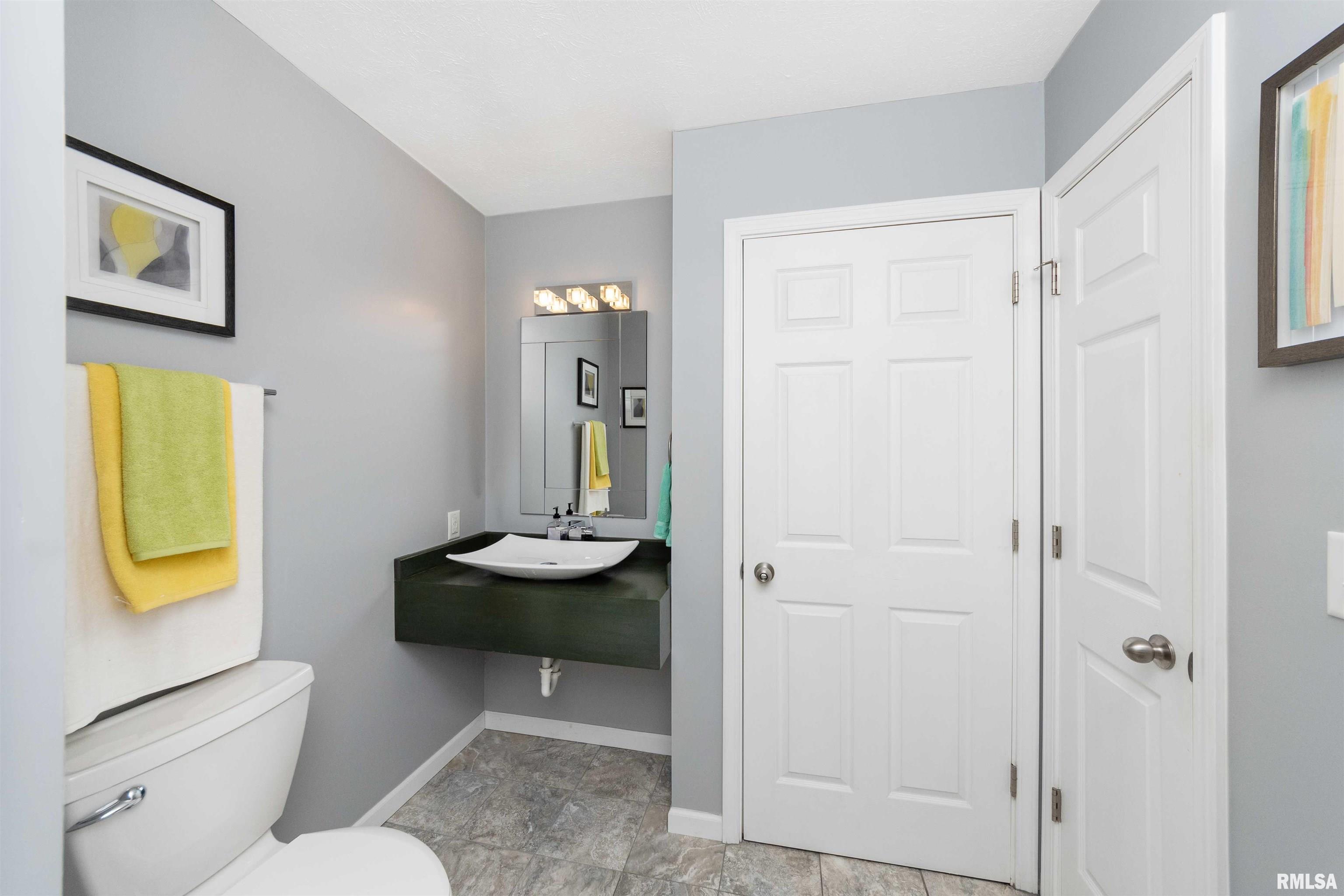 604 Dallas Road Washington, IL 61571 - Photo 32 of 49 Gallery Image 32