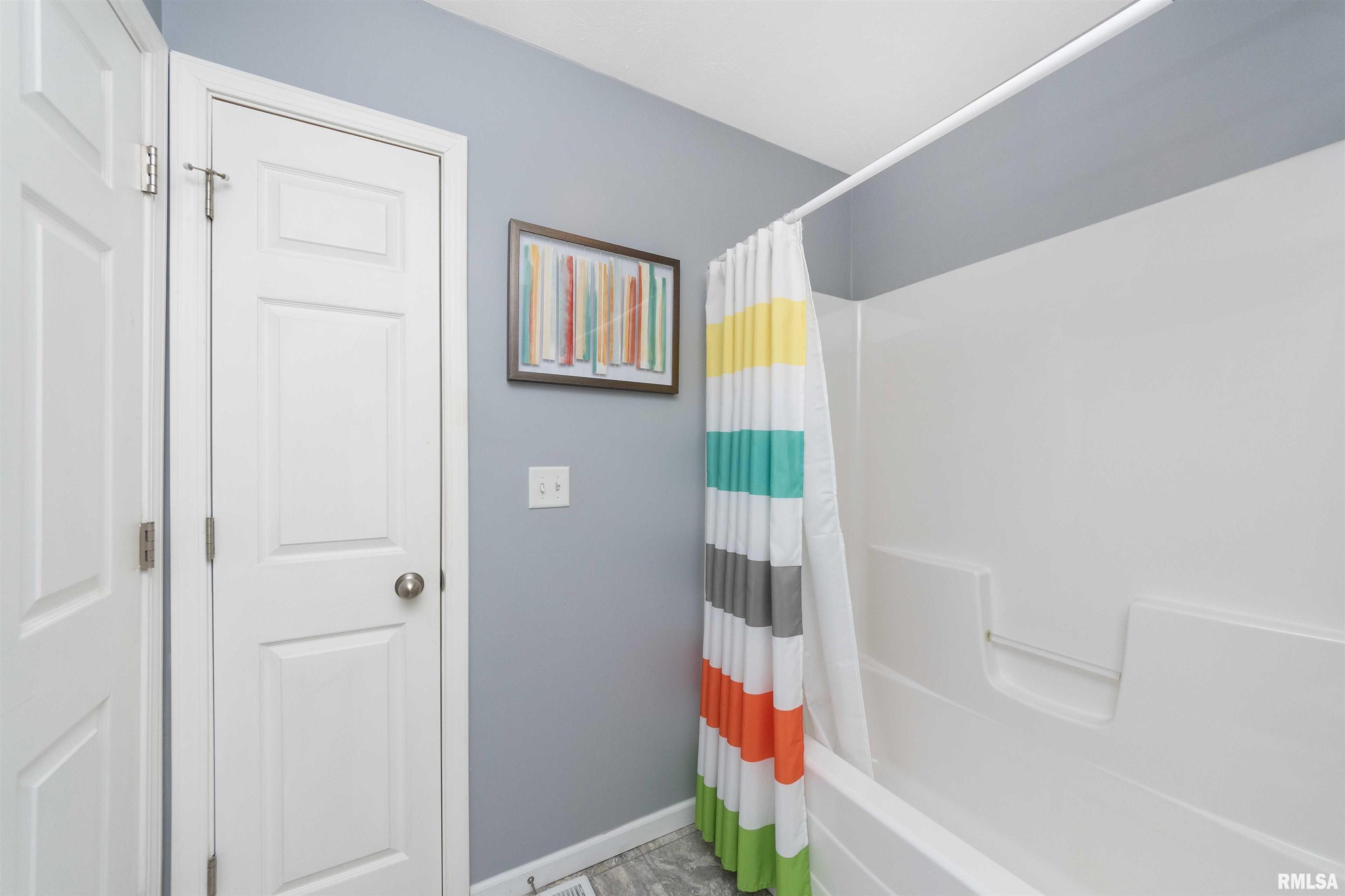 604 Dallas Road Washington, IL 61571 - Photo 34 of 49 Gallery Image 34