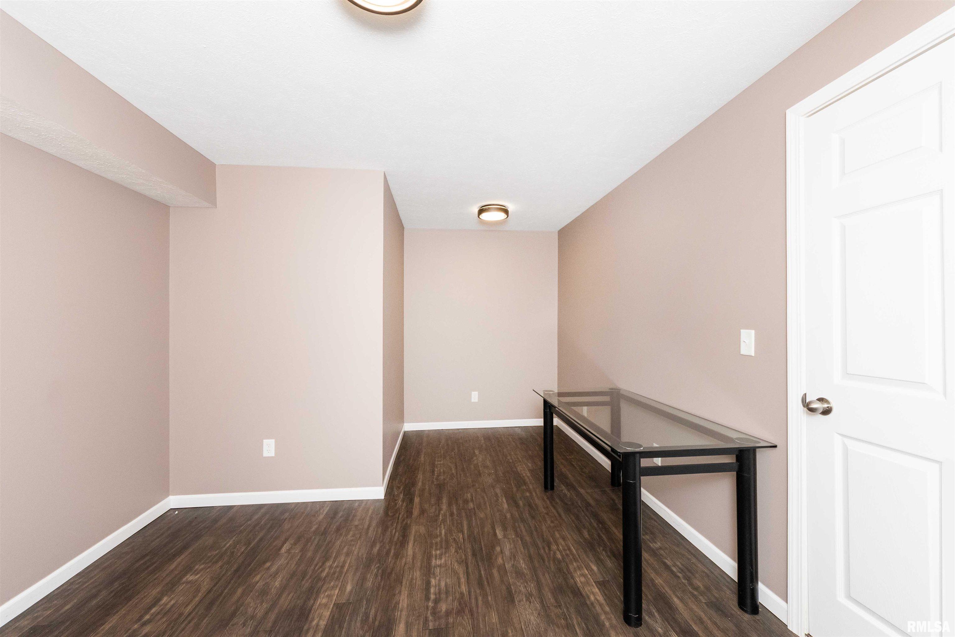 604 Dallas Road Washington, IL 61571 - Photo 47 of 49 Gallery Image 47