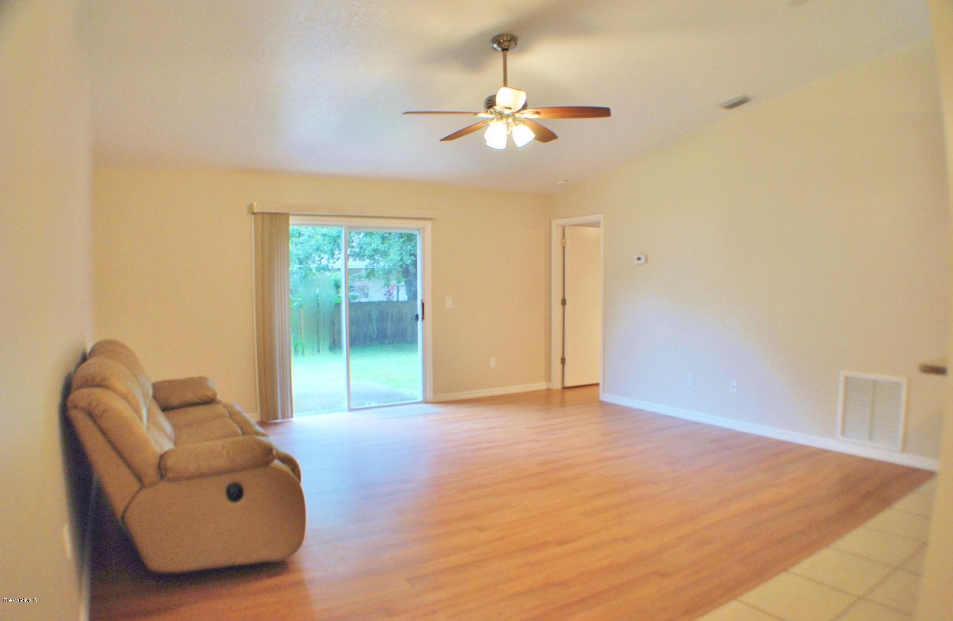 6872 Dodge Road Cocoa, FL 32927 - Photo 4 of 36 Living Area