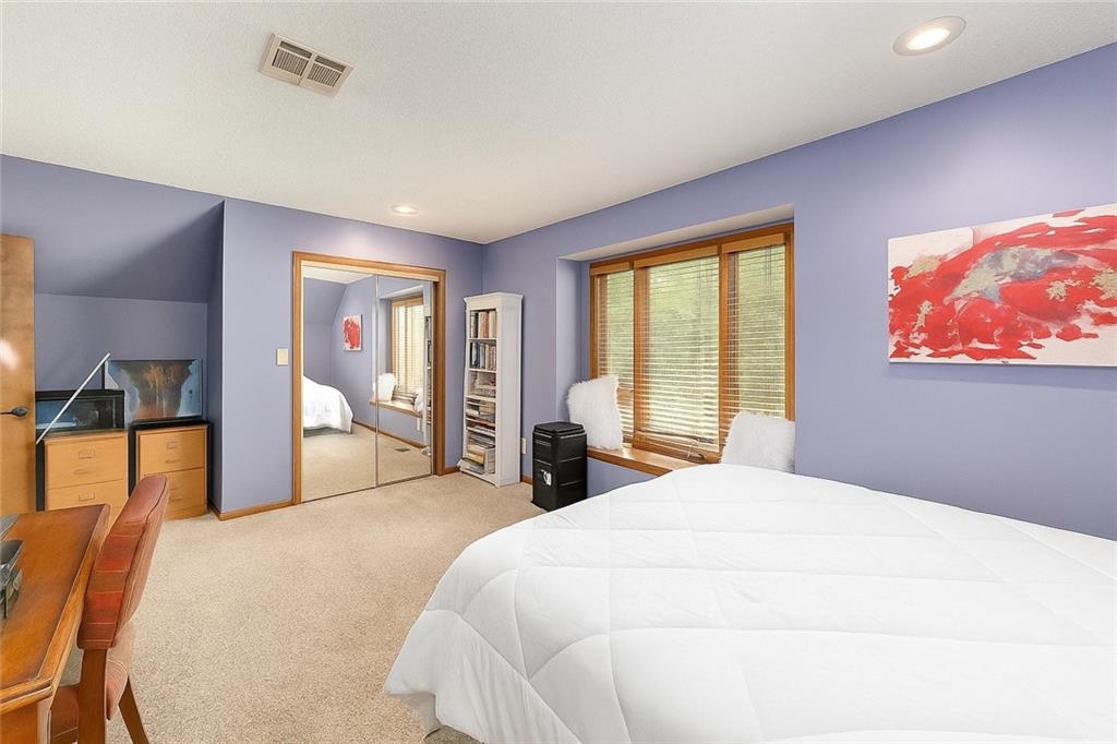 12031 Hemlock Street Overland Park, KS 66213 - Photo 16 of 24