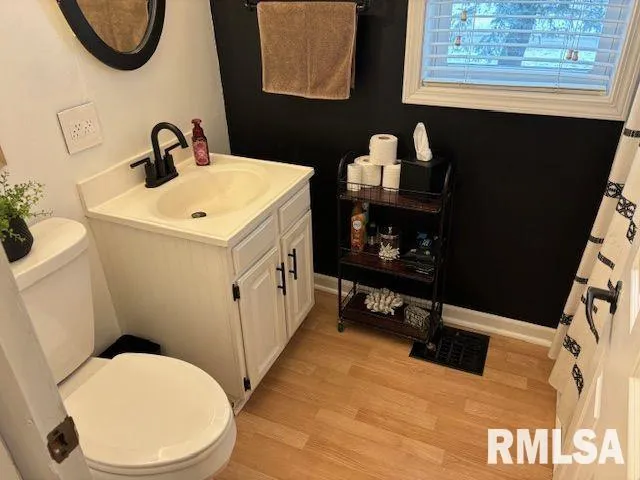 $98,500 | 417 Northeast 2nd Street, Galva, IL 61434