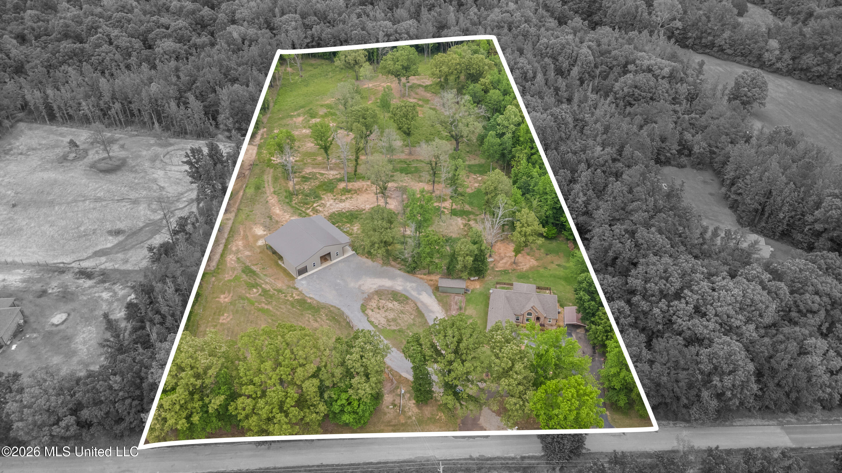 409 Hope Road Coldwater, MS 38618 - Photo 2 of 42 DJI_0103_print lot lines