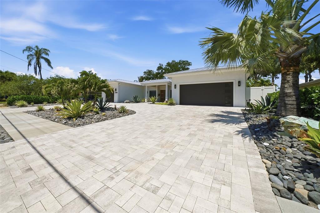 806 Osceola Road Belleair, FL 33756 - Photo 9 of 39