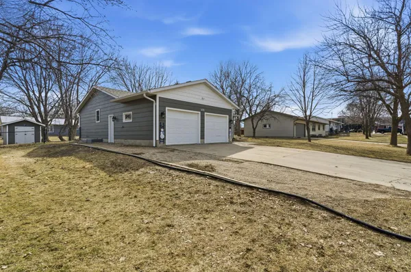 $370,000 | 409 Boulder Street Southwest, Hutchinson, MN 55350