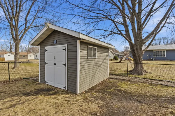 $370,000 | 409 Boulder Street Southwest, Hutchinson, MN 55350