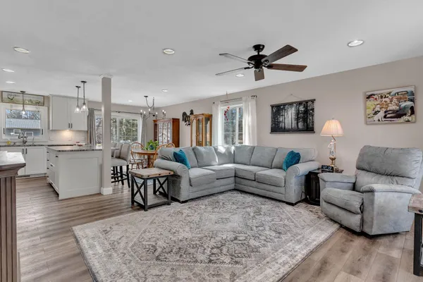 $370,000 | 409 Boulder Street Southwest, Hutchinson, MN 55350