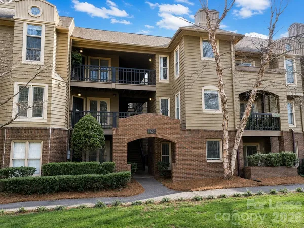 $1,995 | 1109 East Morehead Street, Unit 10, Charlotte, NC 28204