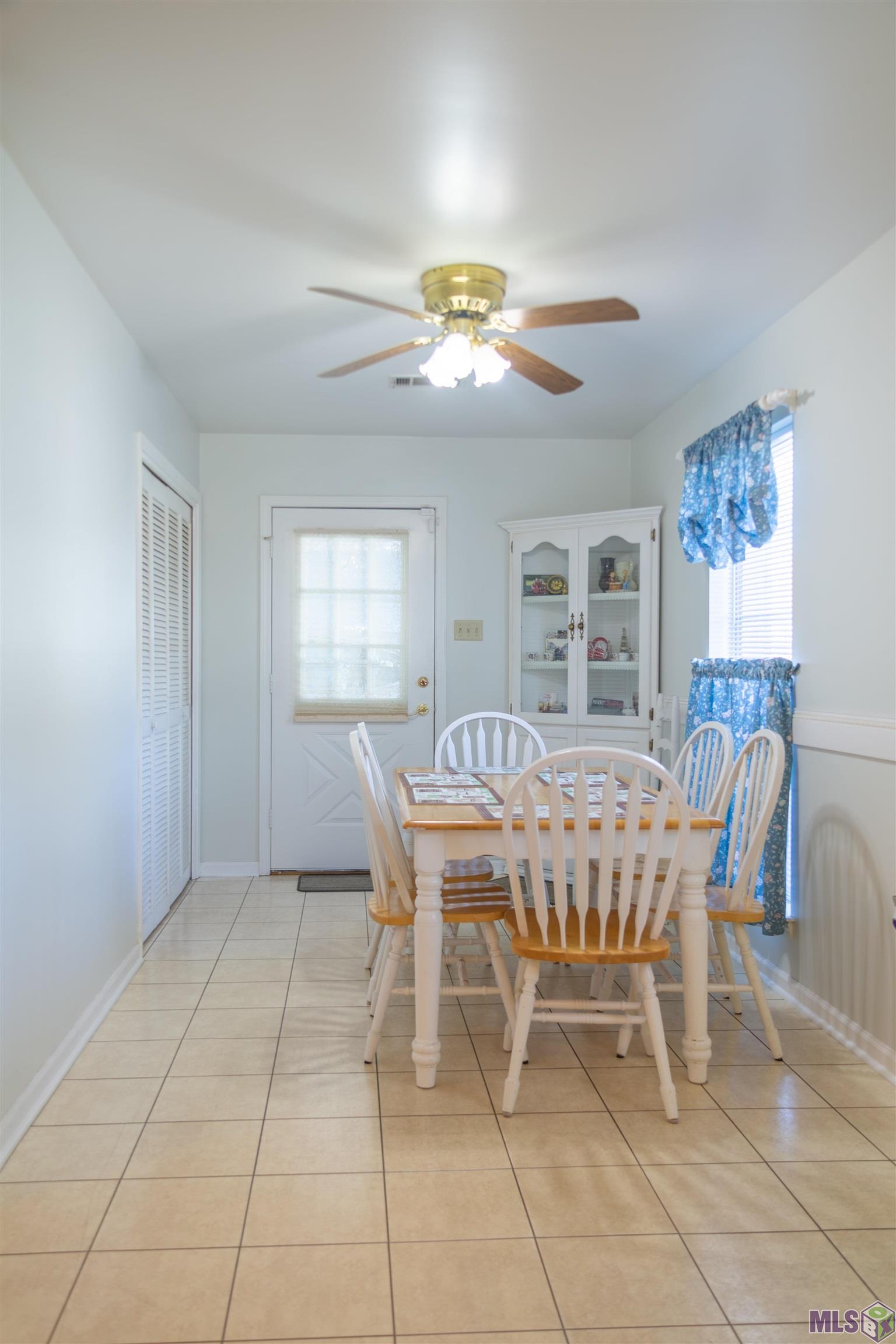 16839 Monitor Avenue Baton Rouge, LA 70817 - Photo 13 of 30 BREAKFAST AREA