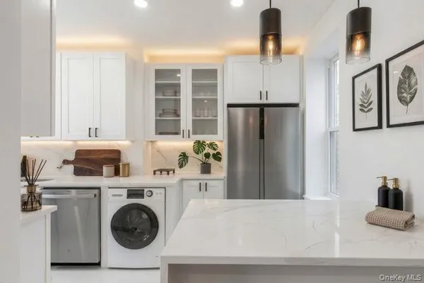 $499,000 | 9876 Queens Boulevard, Unit 6L | Rego Park