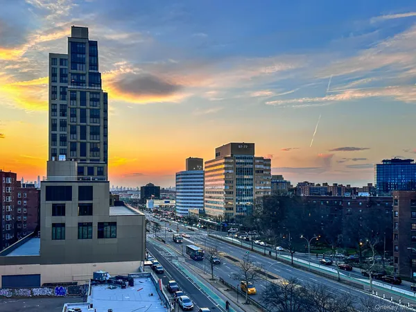 $499,000 | 9876 Queens Boulevard, Unit 6L | Rego Park