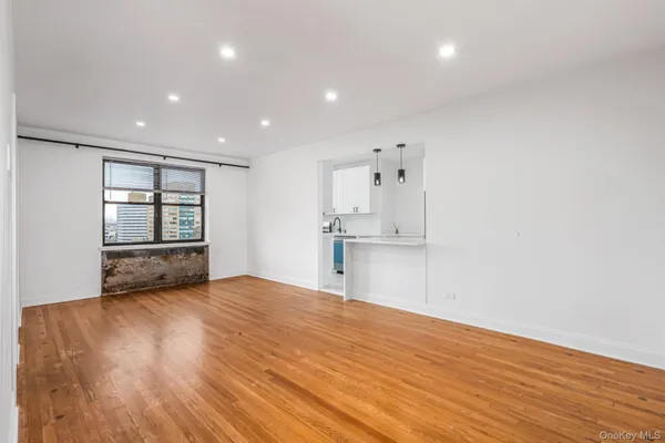 $499,000 | 9876 Queens Boulevard, Unit 6L | Rego Park