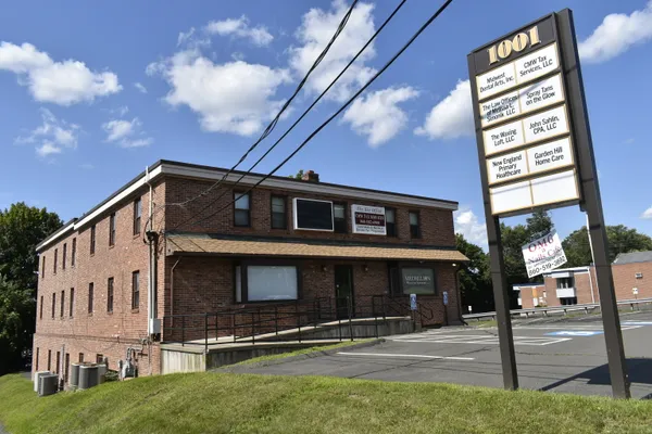 $2,359 | 1001 Farmington Avenue, Unit 201, Bristol, CT 06010