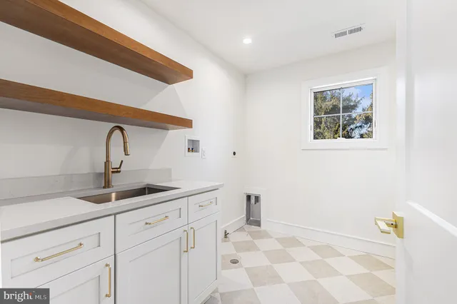 $1,650,000 | 409 West Butler Pike, Ambler, PA 19002