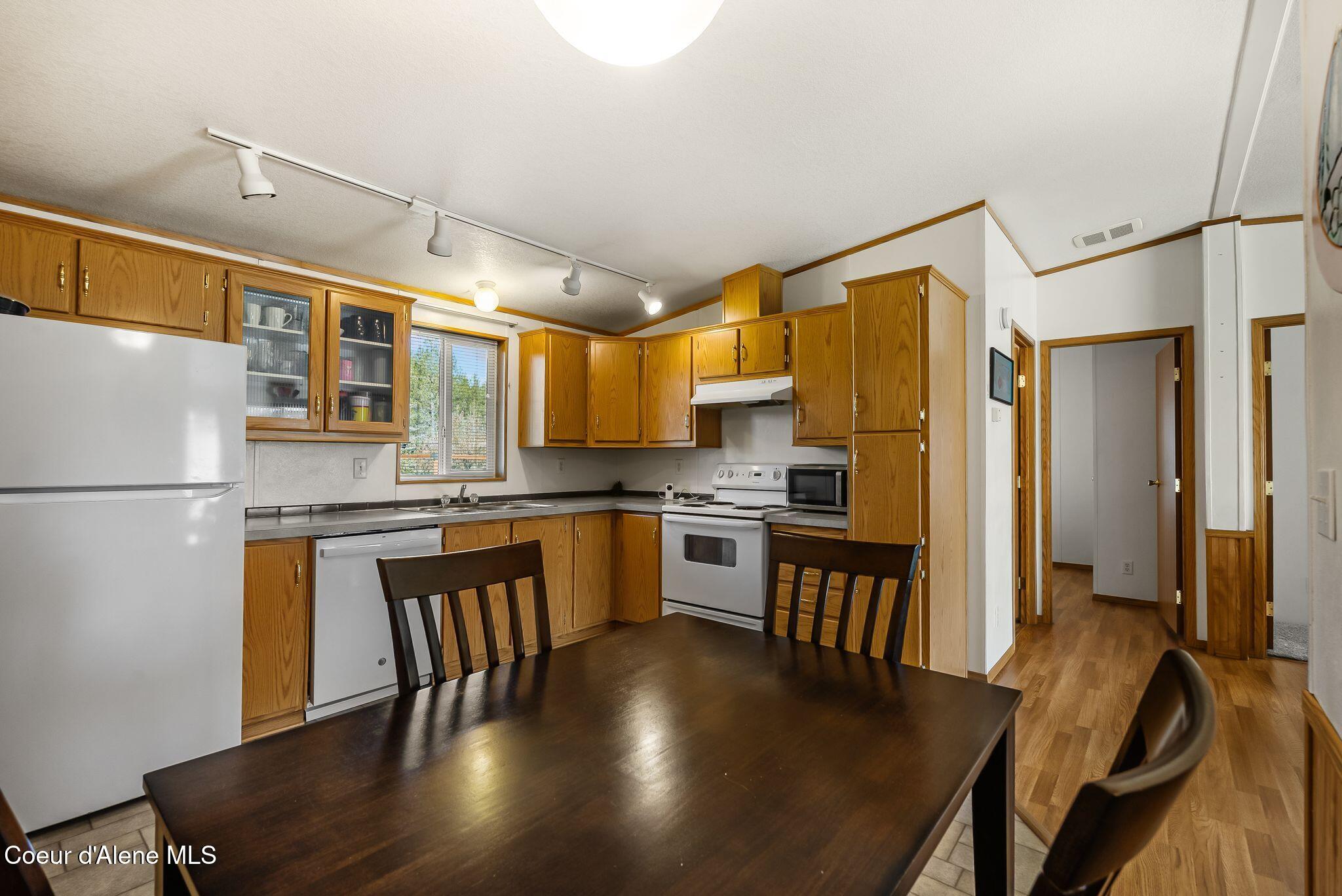 302 Mill Road Dover, ID 83825 - Photo 8 of 35 Kitchen
