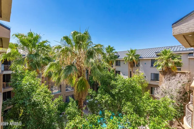 a picture of a building