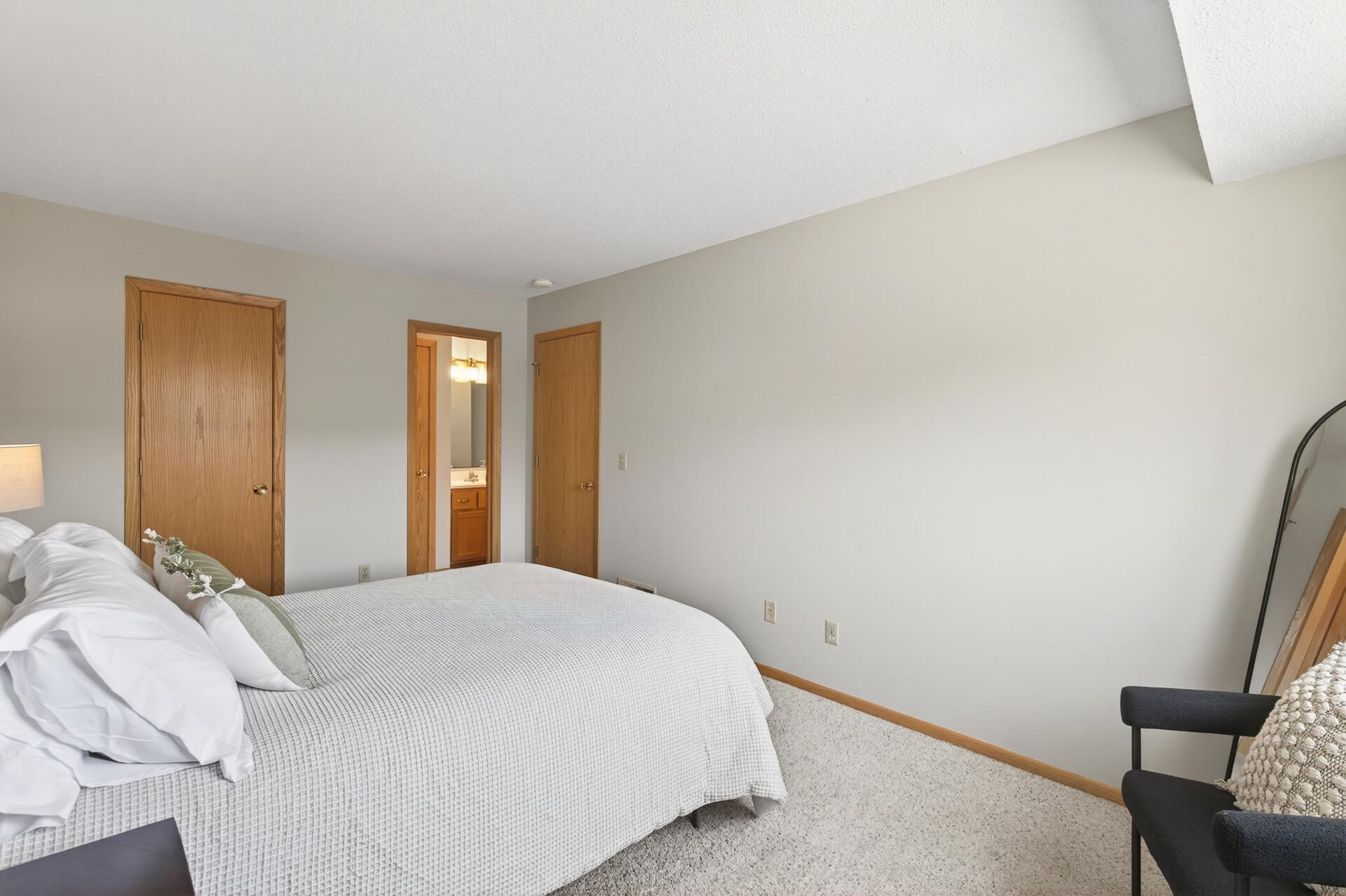 4448 Woodgate Point Eagan, MN 55122 - Photo 18 of 30