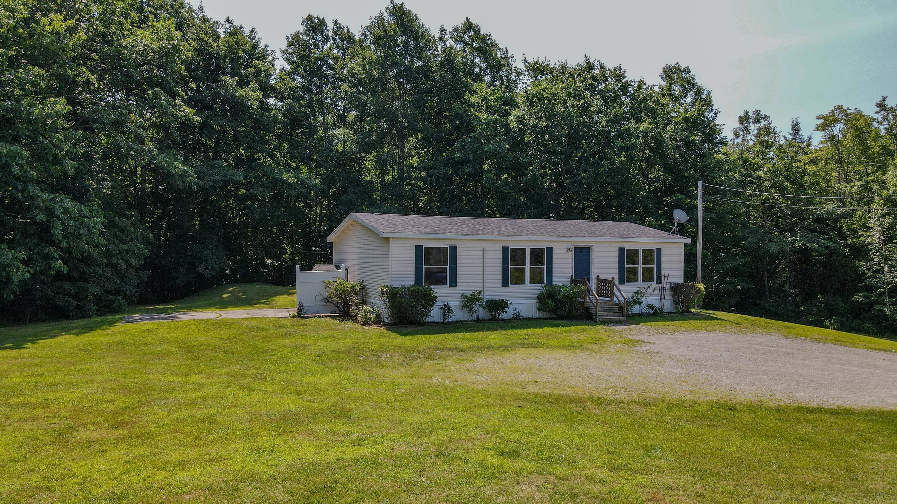 443 Bog Road Hermon, ME 04401 - Photo 2 of 23 Main