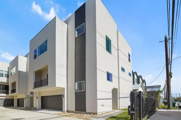 $405,000 | 3407 Baer Street, Houston, TX 77020