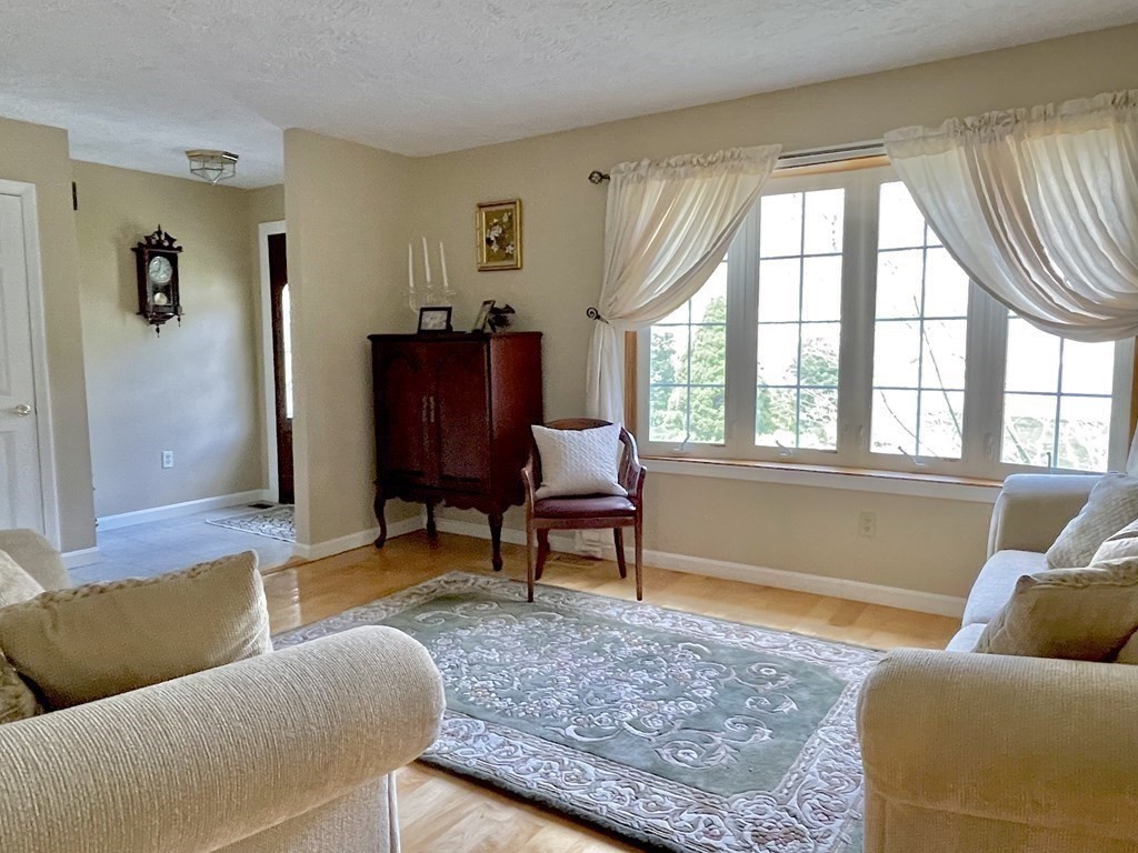 15 Nipmuck Road Paxton, MA 01612 - Photo 8 of 33 Gallery Image 8