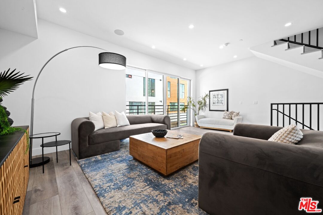 1957 1/2 South Preuss Road Los Angeles, CA 90034 - Photo 5 of 10