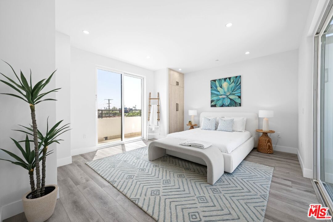 1957 1/2 South Preuss Road Los Angeles, CA 90034 - Photo 10 of 10