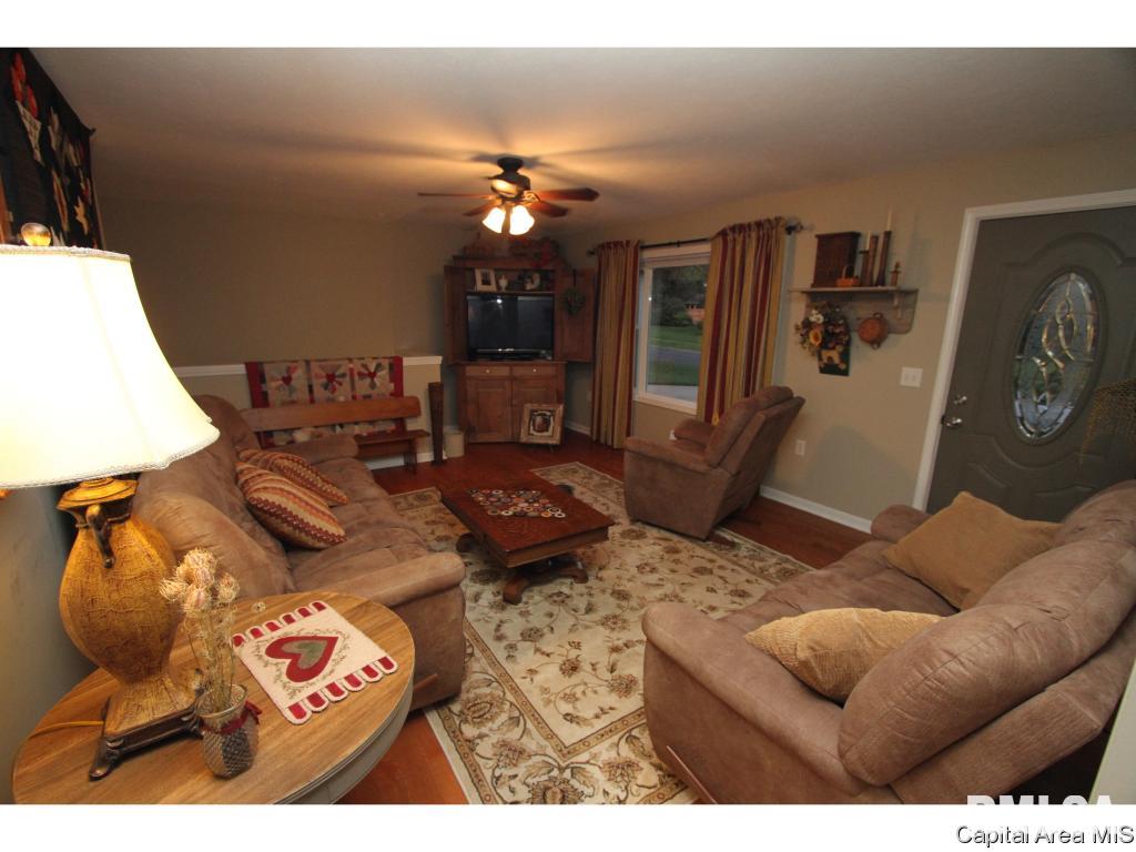 1525 Cherry Road Springfield, IL 62704 - Photo 17 of 36 Gallery Image 17