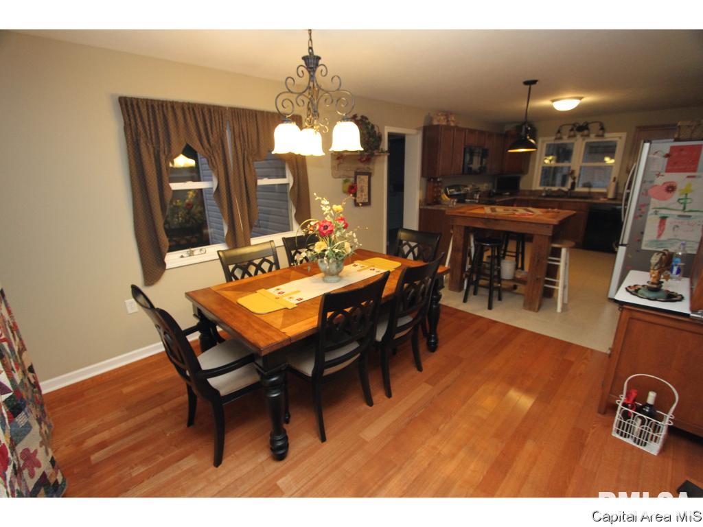 1525 Cherry Road Springfield, IL 62704 - Photo 19 of 36 Gallery Image 19