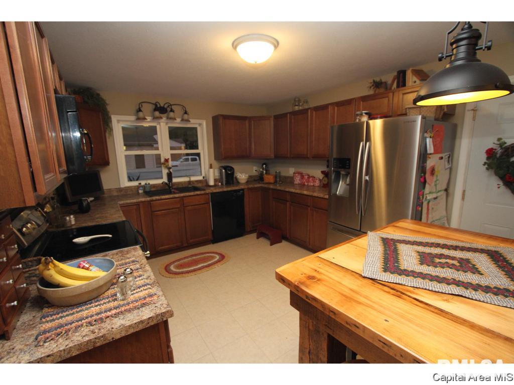 1525 Cherry Road Springfield, IL 62704 - Photo 25 of 36 Gallery Image 25