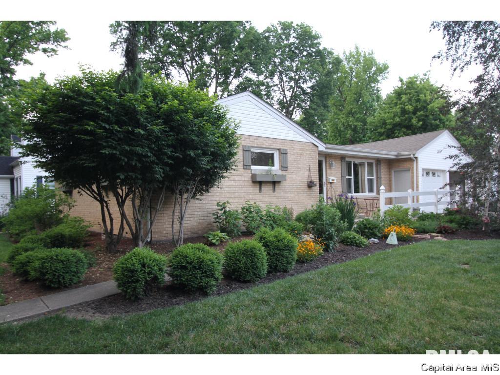 1525 Cherry Road Springfield, IL 62704 - Photo 3 of 36 Gallery Image 3
