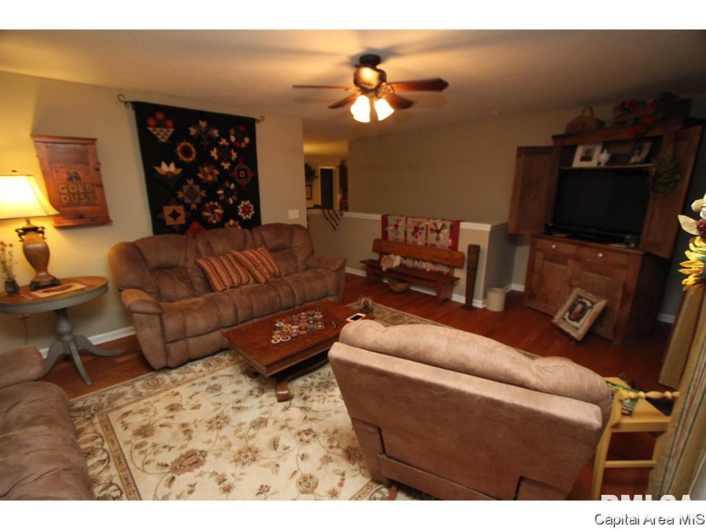 1525 Cherry Road Springfield, IL 62704 - Photo 34 of 36 Gallery Image 34