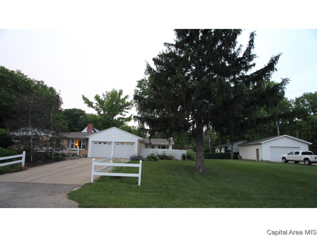 1525 Cherry Road Springfield, IL 62704 - Photo 8 of 36 Gallery Image 8