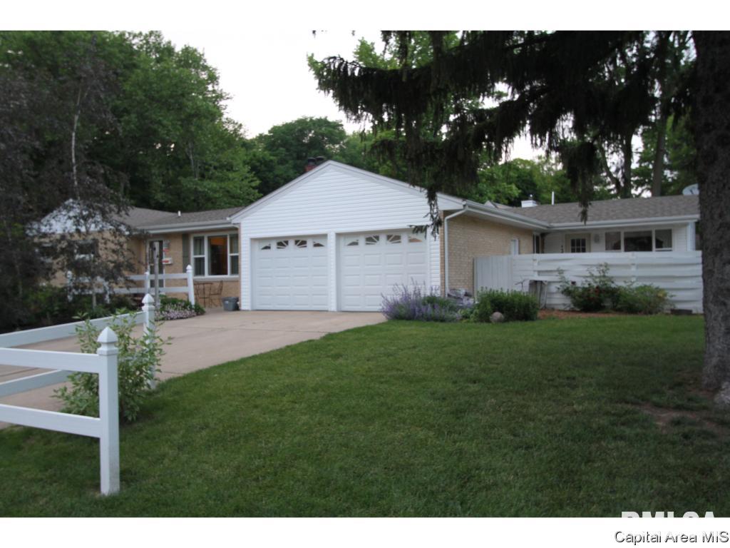 1525 Cherry Road Springfield, IL 62704 - Photo 9 of 36 Gallery Image 9
