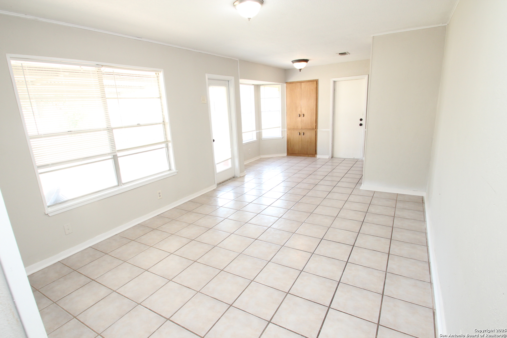 310 Threadneedle Lane San Antonio, TX 78227 - Photo 13 of 27