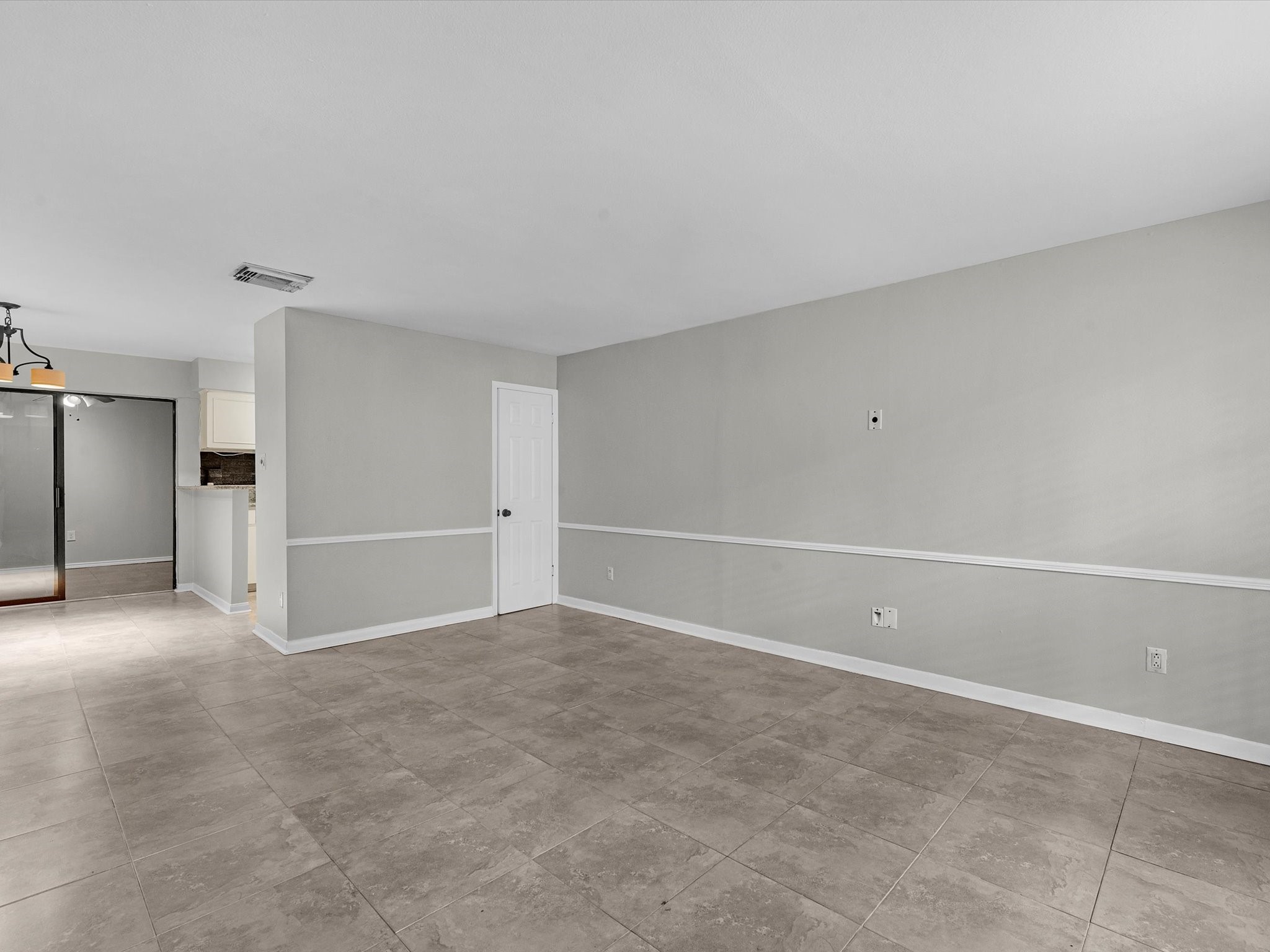 2647 Marilee Lane Houston, TX 77057 - Photo 7 of 26 a view of an empty room