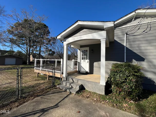 $1,900 | 416 Culvert Street, Apex, NC 27502