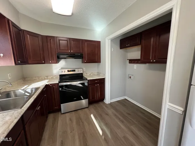 $1,900 | 416 Culvert Street, Apex, NC 27502