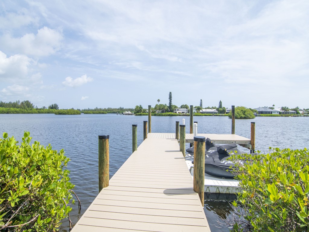 215 Live Oak Road Vero Beach, FL 32963 - Photo 32 of 36