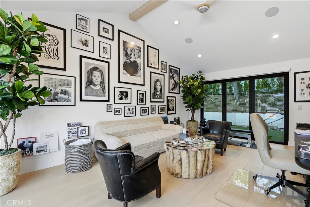 5565 Jed Smith Road Hidden Hills, CA 91302 - Photo 22 of 31