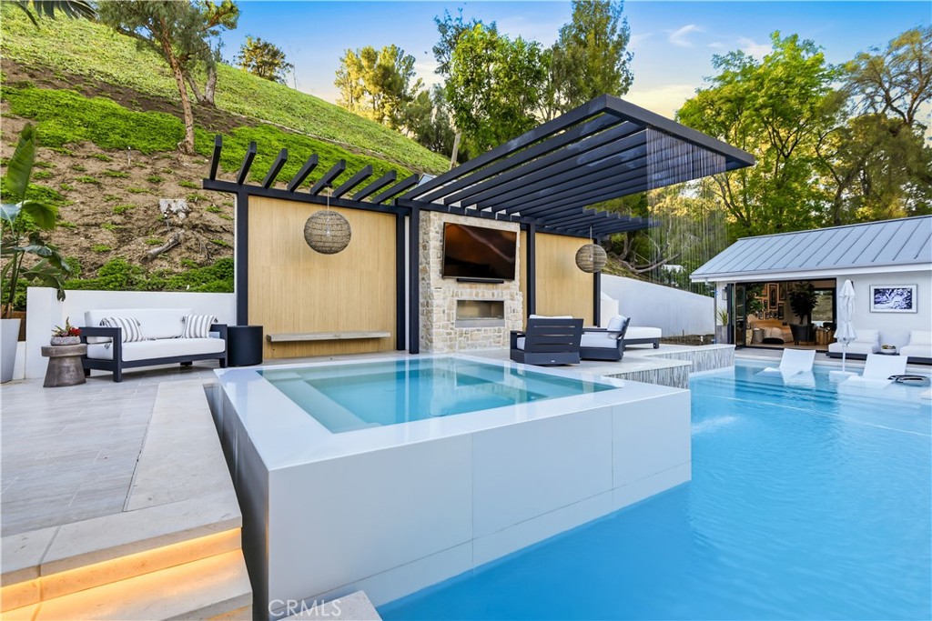 5565 Jed Smith Road Hidden Hills, CA 91302 - Photo 26 of 31