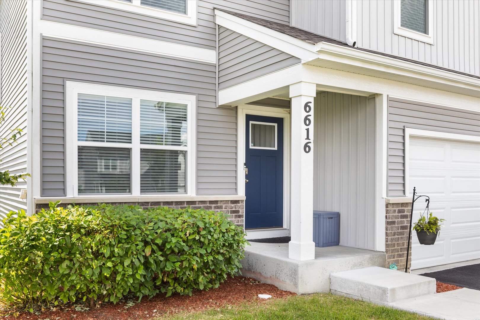 6616 Hadrian Drive Joliet, IL 60431 - Photo 2 of 41