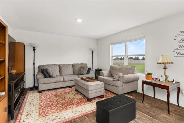 $399,900 | 6616 Hadrian Drive, Joliet, IL 60431